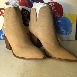 Vince Camuto Suede Block Heel Booties Size 11